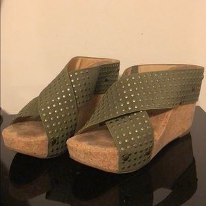 Gently used olive wedges